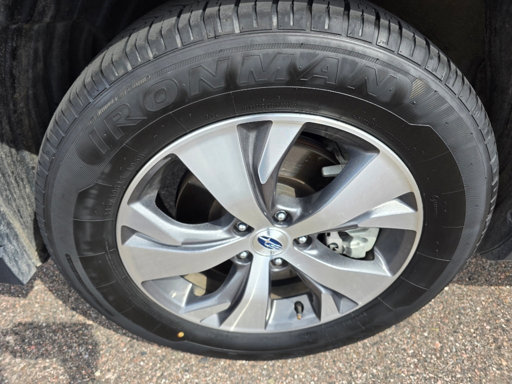 Used 2025 Subaru Ascent Premium image 9