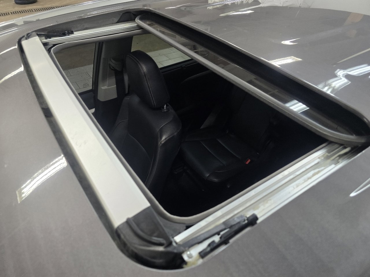 Certified 2019 Toyota Highlander XLE image 3