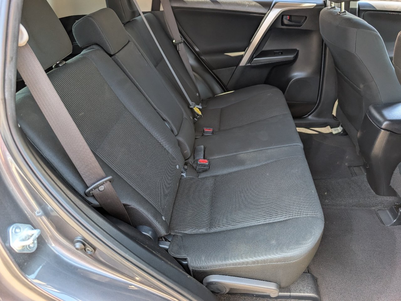 Used 2017 Toyota RAV4 LE w/ Carpet Mat Package FWD image 5