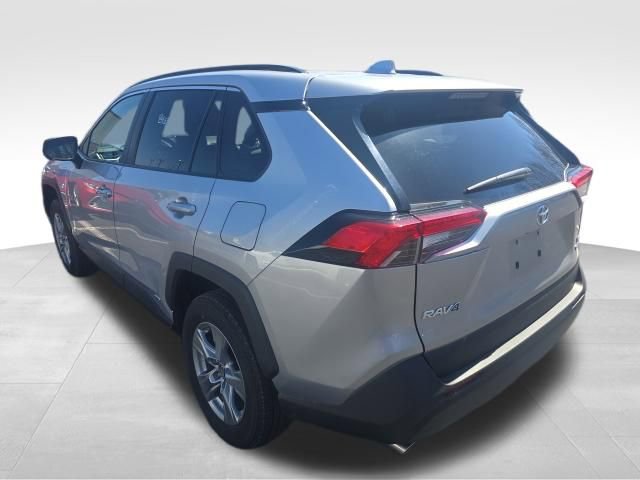 Used 2025 Toyota RAV4 LE image 4