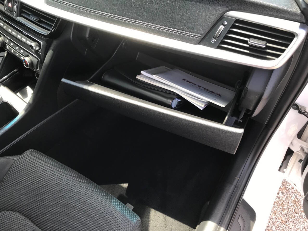 Used 2020 Kia Optima LX image 41