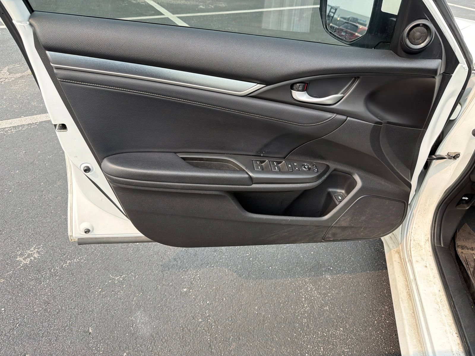 Used 2018 Honda Civic EX-L image 11