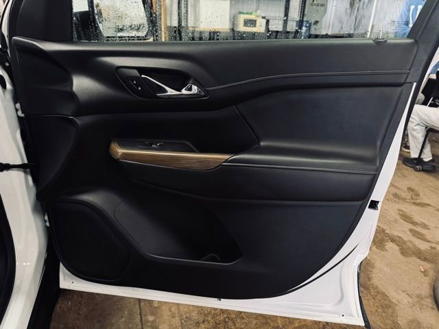 Used 2023 GMC Acadia SLE w/ Driver Convenience Package image 15