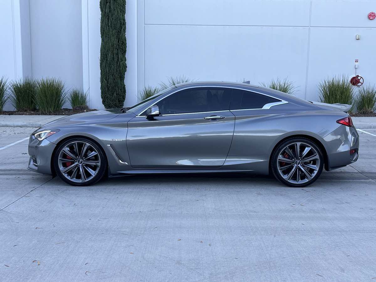 Used 2018 INFINITI Q60 Red Sport 400 w/ Sensory Package 3.0T Sport RWD image 6