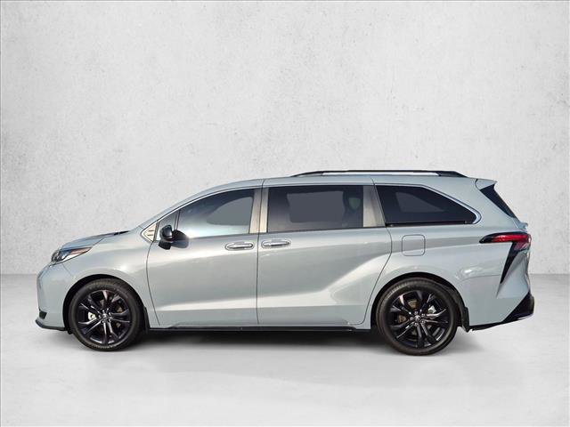 Used 2024 Toyota Sienna XSE FWD image 8