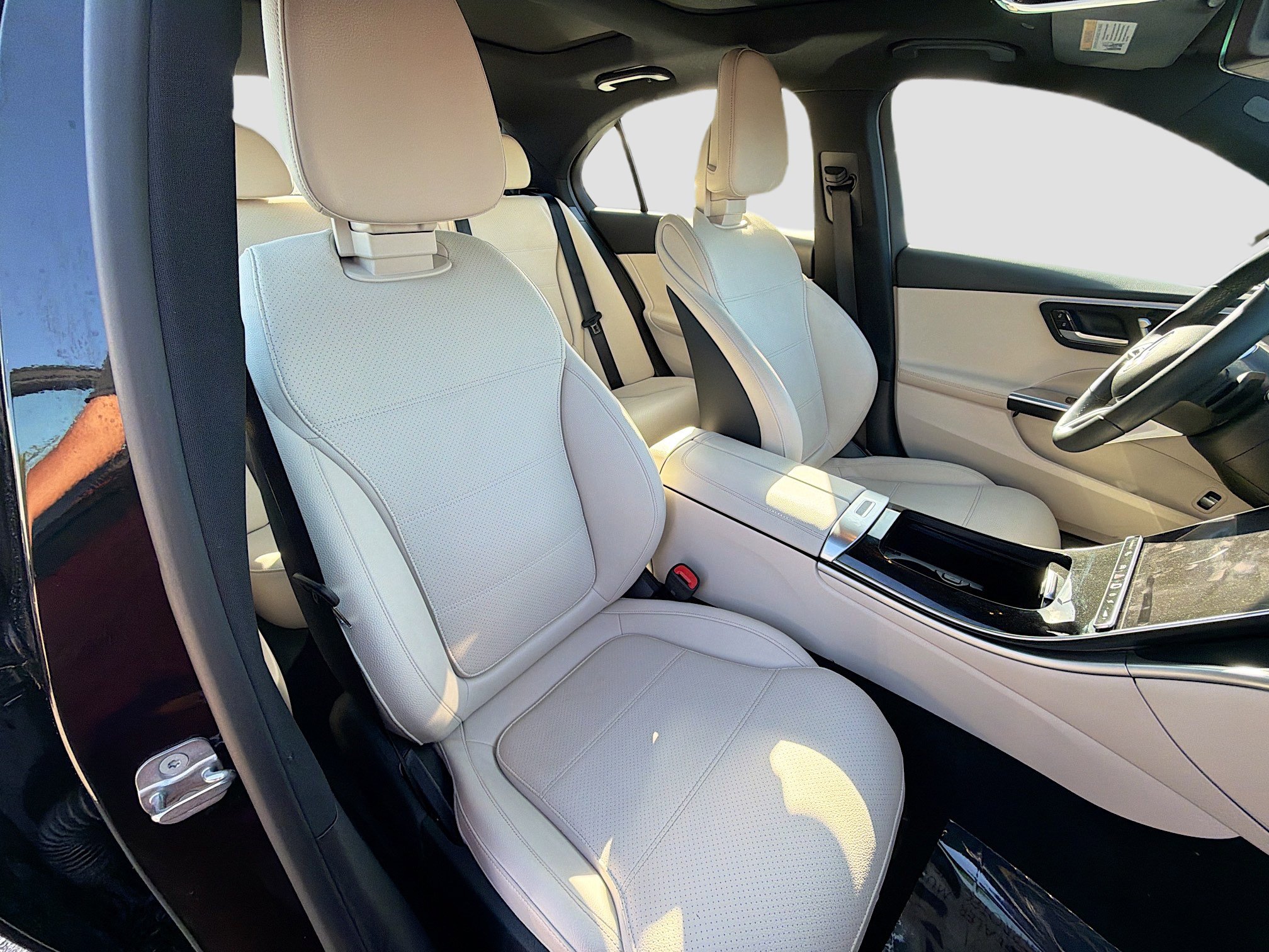 Used 2025 Mercedes-Benz C 300 Sedan image 15