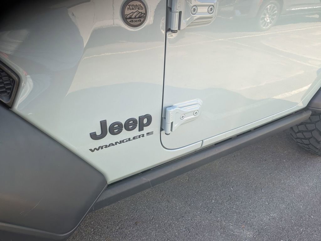 Used 2023 Jeep Wrangler Willys image 4