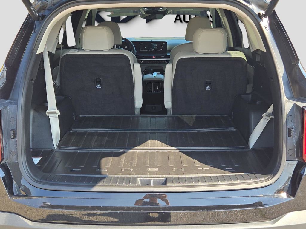 Certified 2024 Kia Sorento EX w/ Panoramic Sunroof Package image 11