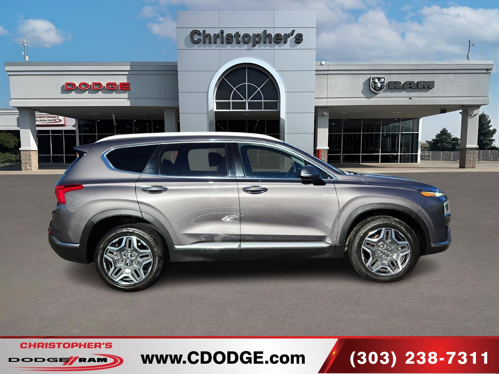 Used 2022 Hyundai Santa Fe SEL Premium image 2