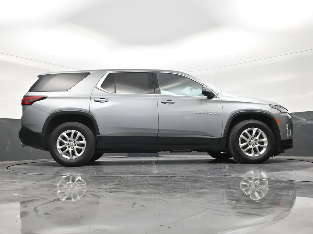 Used 2023 Chevrolet Traverse LS FWD image 24