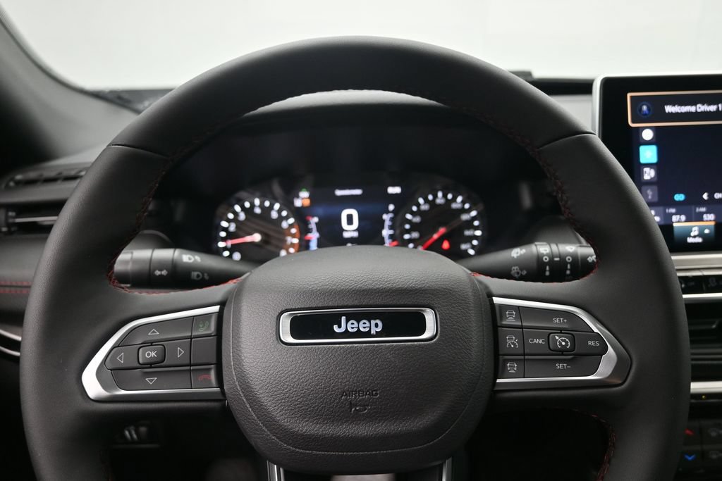 New 2026 Jeep Compass Trailhawk w/ Trailer Tow Group AWD/4WD image 13