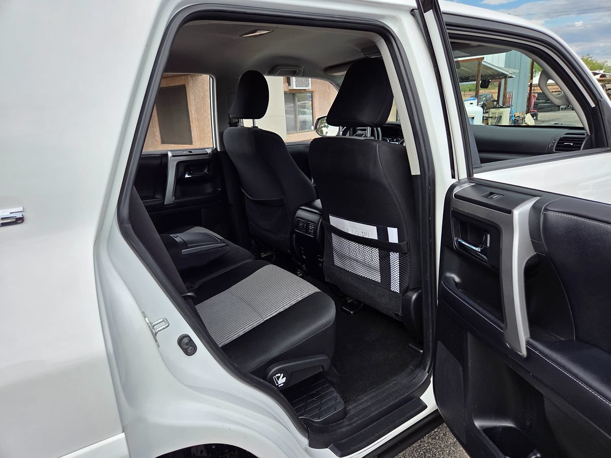 Used 2018 Toyota 4Runner SR5 AWD/4WD image 57