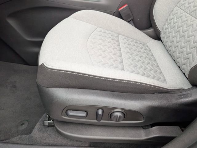 Used 2023 Chevrolet Equinox LT w/ Driver Convenience Package image 27