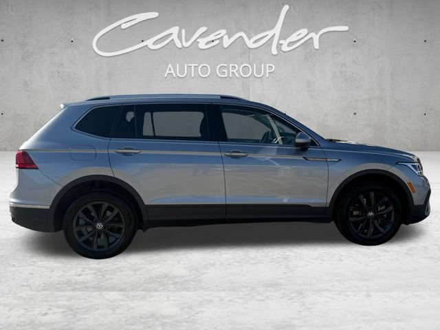 Used 2024 Volkswagen Tiguan SE AWD/4WD image 17