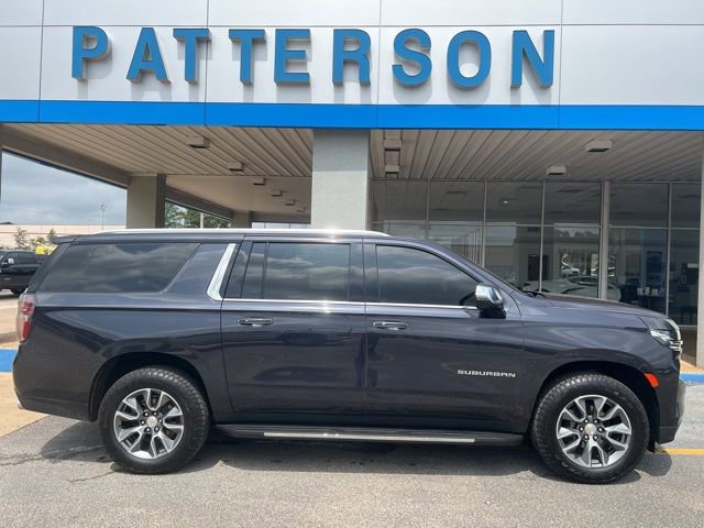 Used 2023 Chevrolet Suburban Premier AWD/4WD image 1