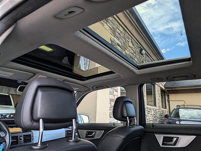 Used 2010 Mercedes-Benz GLK 350 4MATIC image 27