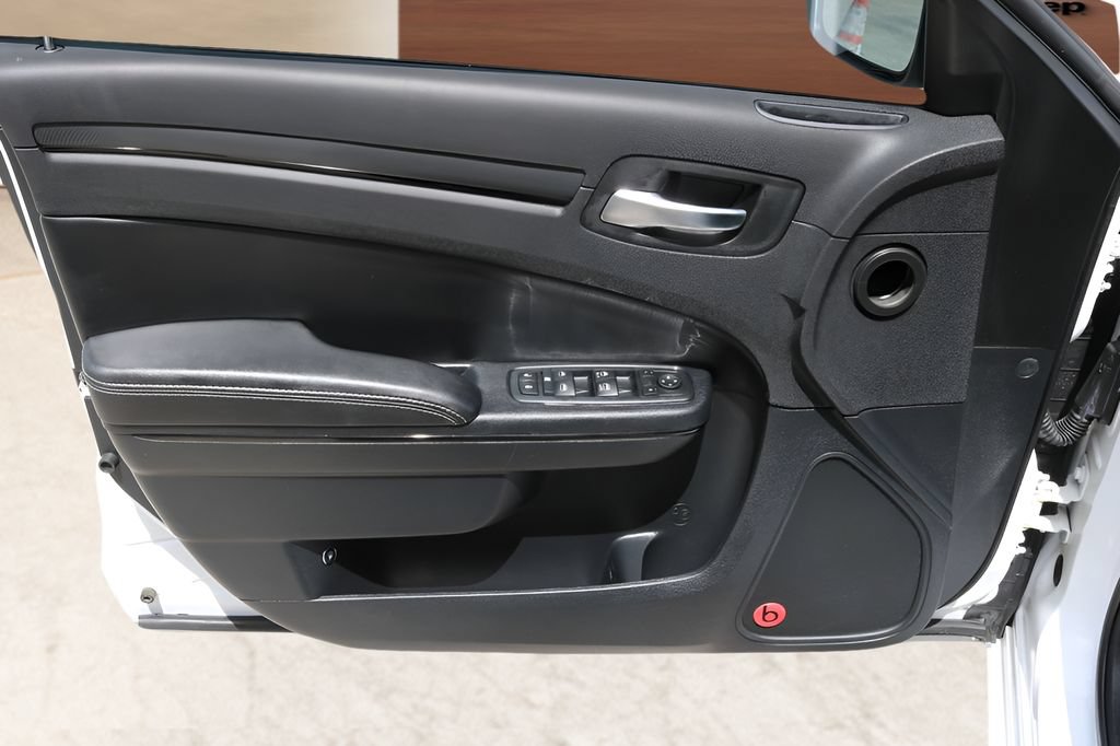 Used 2014 Chrysler 300 S RWD image 11