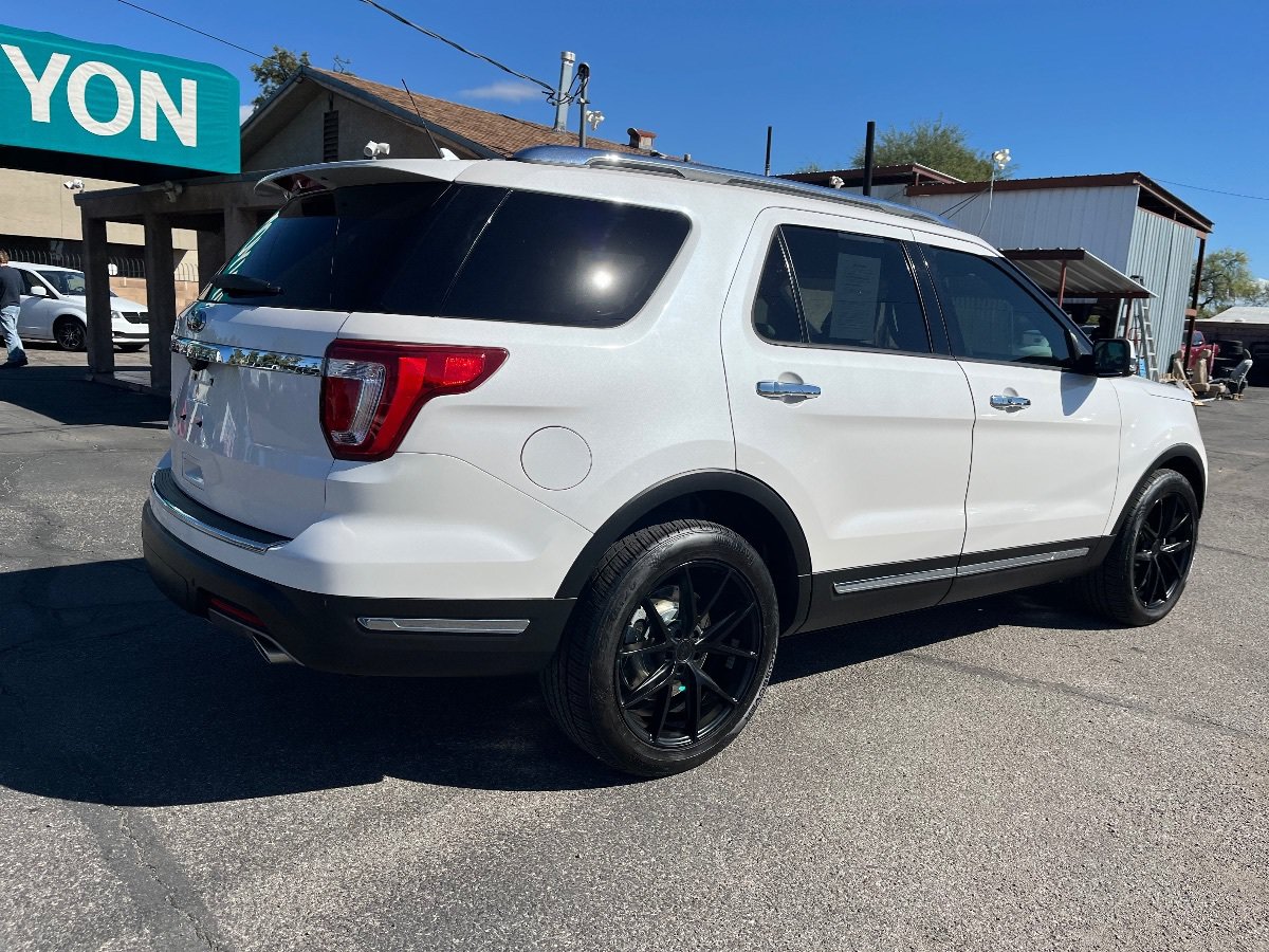 Used 2019 Ford Explorer Limited w/ Class III Trailer Tow Package FWD image 4