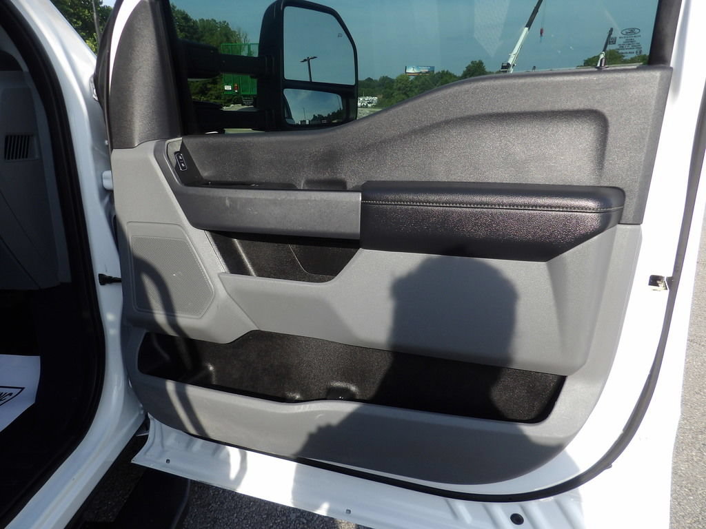 Used 2023 Ford F350 XLT AWD/4WD image 29