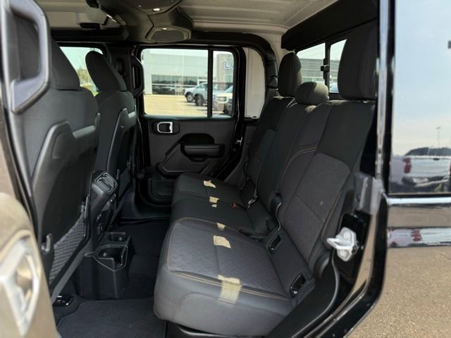 Used 2024 Jeep Gladiator Mojave w/ Convenience Group AWD/4WD image 15