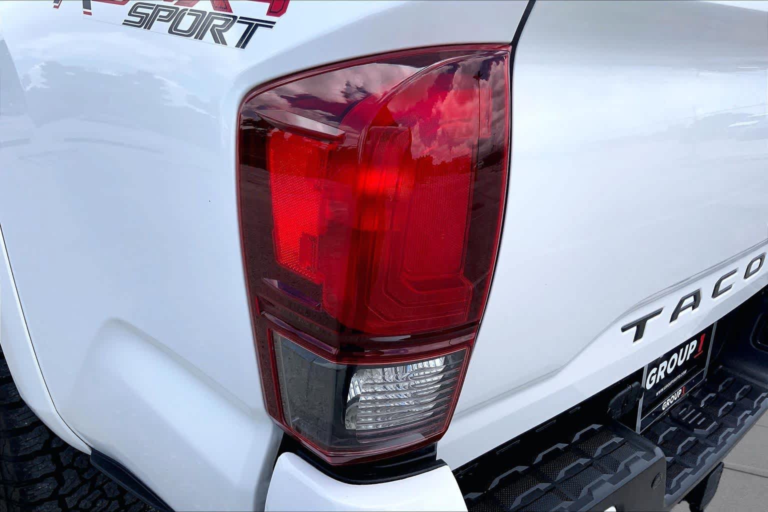 Used 2019 Toyota Tacoma TRD Sport w/ Technology Package AWD/4WD image 28