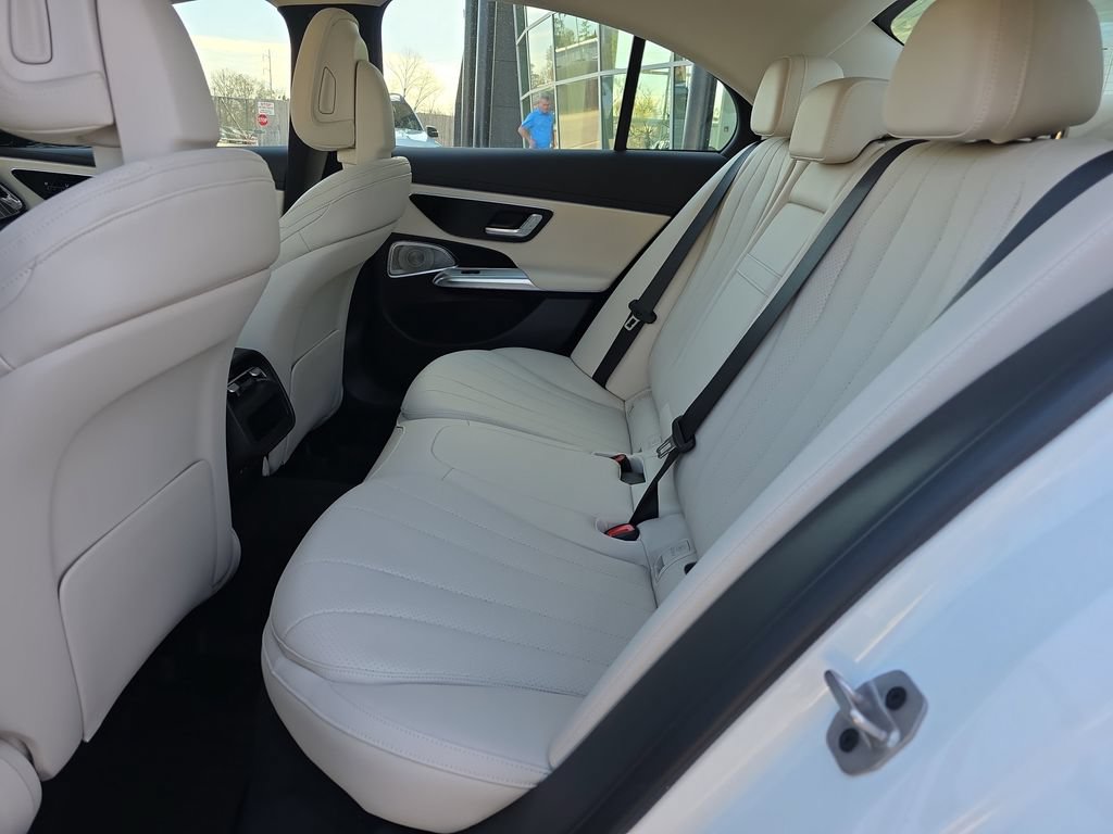 New 2026 Mercedes-Benz E 350 4MATIC Sedan image 13