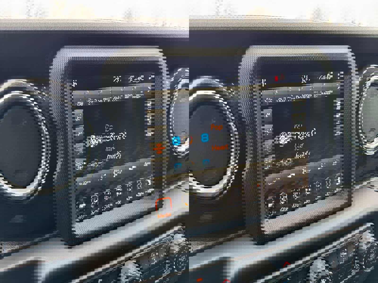 Used 2021 Jeep Wrangler Unlimited Sahara image 5