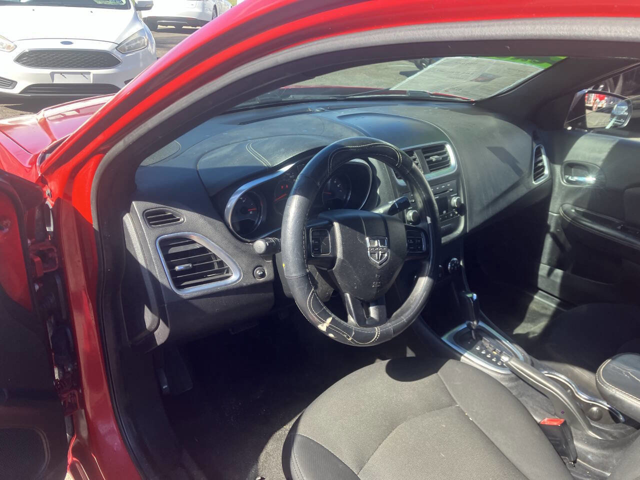 Used 2013 Dodge Avenger SE image 22