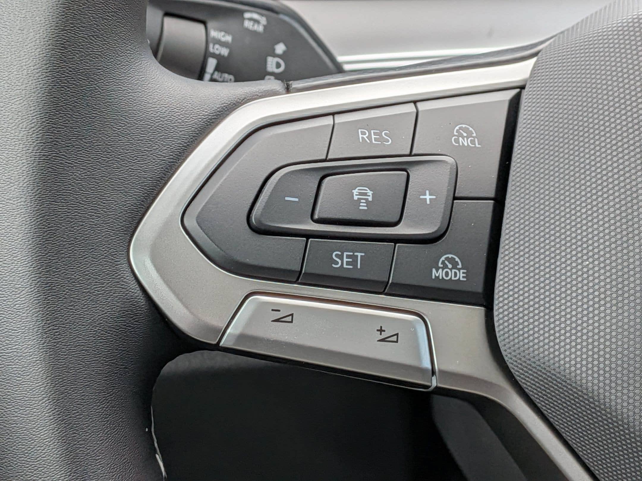 New 2026 Volkswagen Tiguan SE AWD/4WD image 18
