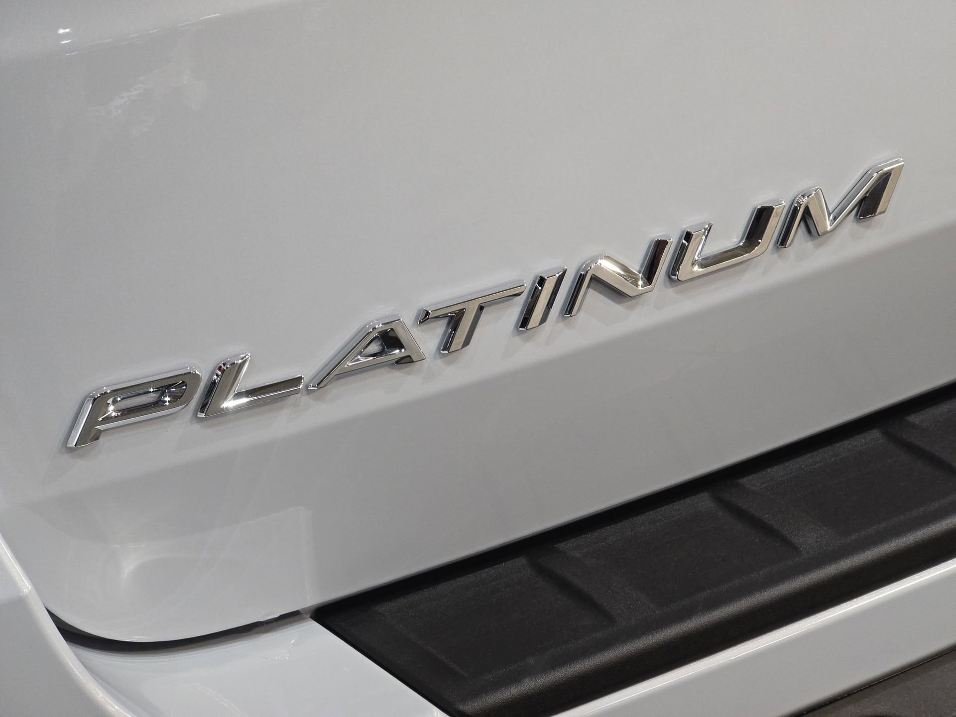 New 2026 Ford Explorer Platinum w/ LUX Leather Package video 3