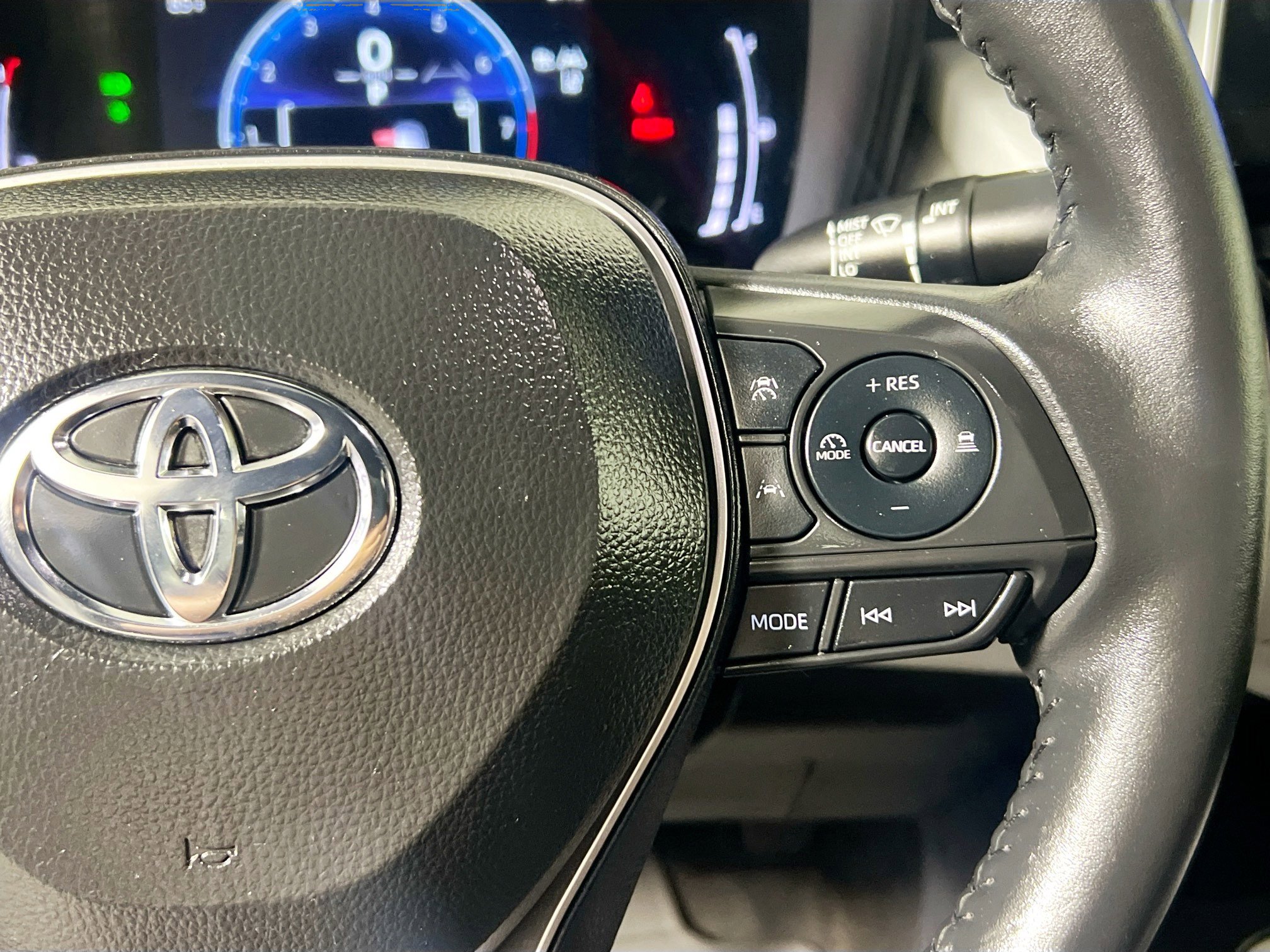 Used 2025 Toyota Corolla FX w/ Convenience Package FWD image 18
