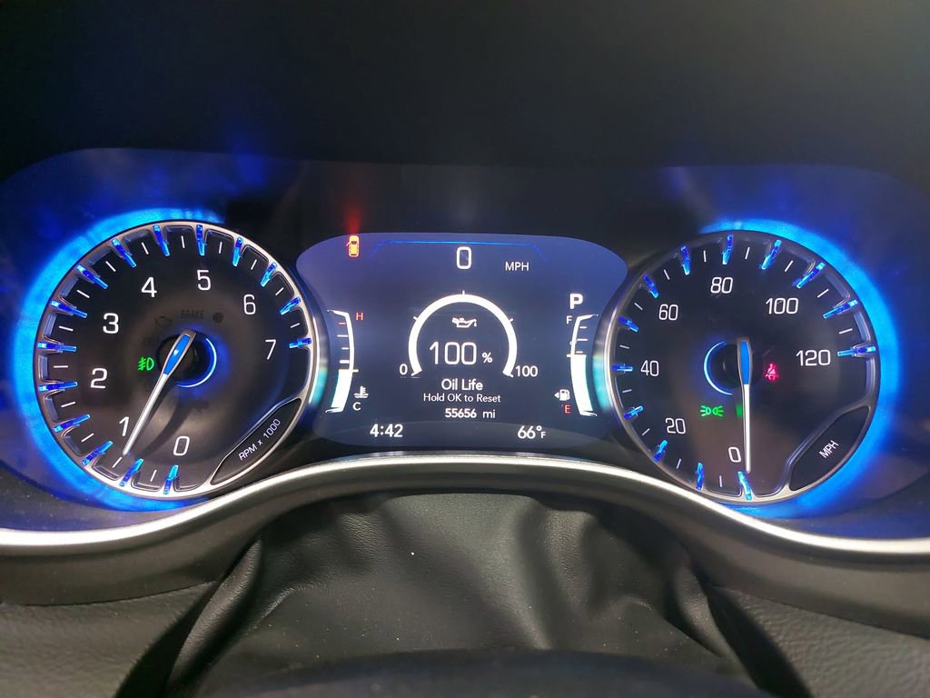 Used 2024 Chrysler Pacifica Touring-L FWD image 18