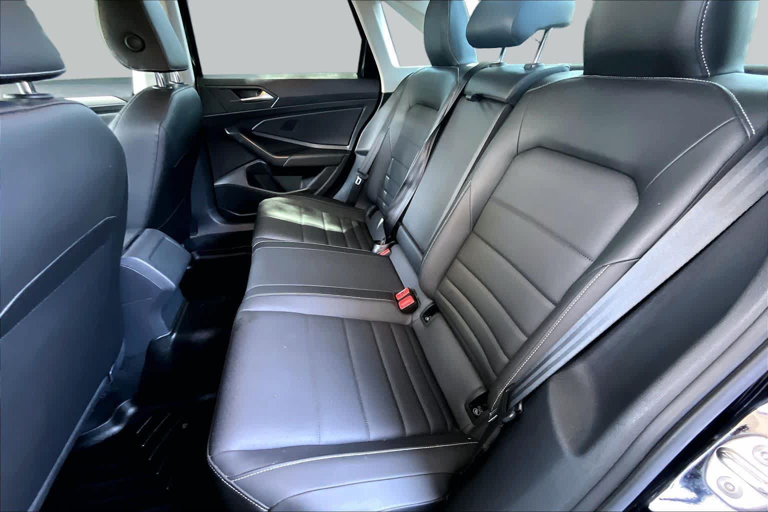 Used 2021 Volkswagen Jetta SE FWD image 21