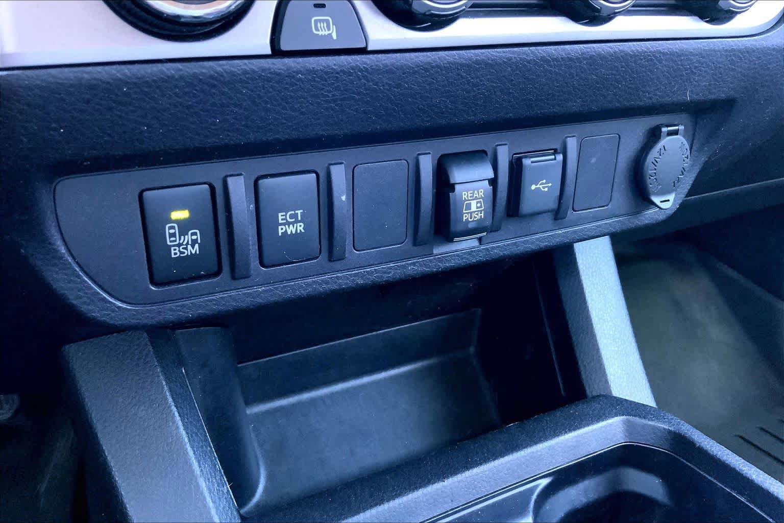 Used 2021 Toyota Tacoma SR5 w/ Technology Package AWD/4WD image 34