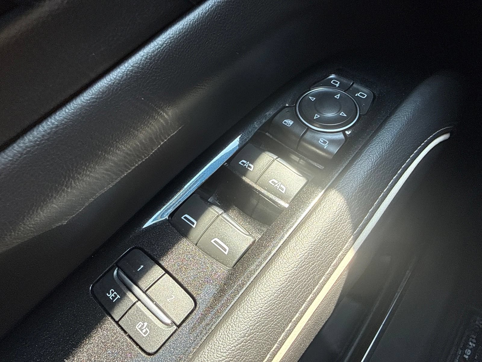 Used 2023 Cadillac Escalade Premium Luxury AWD/4WD image 47