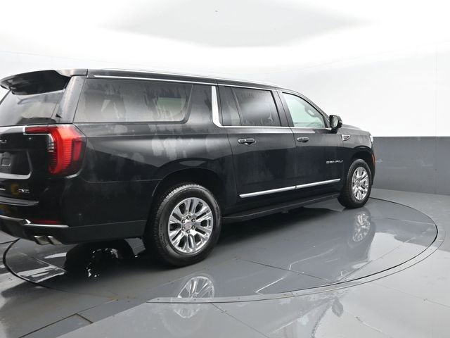 Used 2025 GMC Yukon XL Denali AWD/4WD image 28