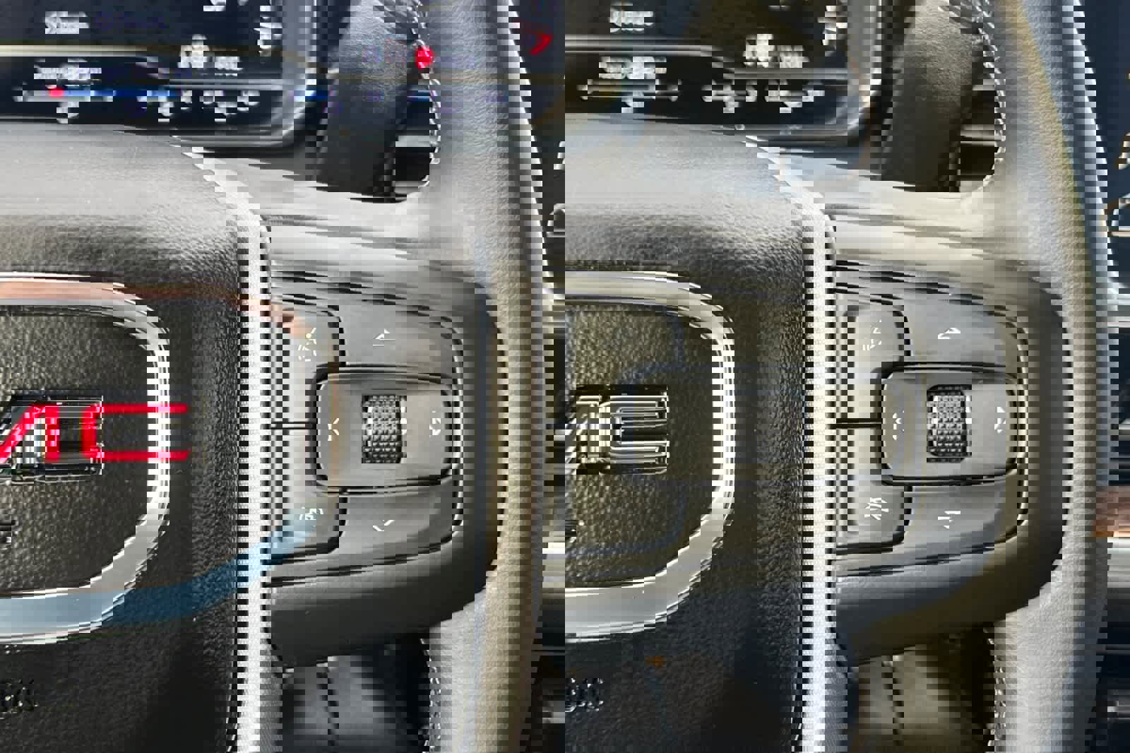 Used 2025 GMC Sierra 1500 Elevation image 27