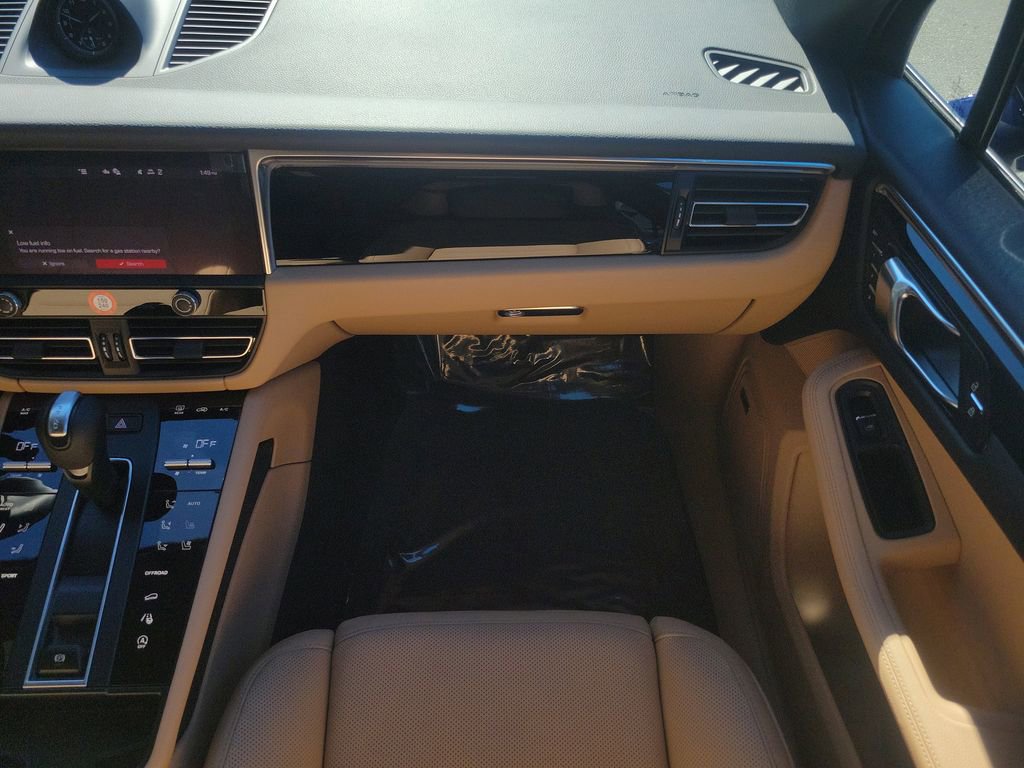 New 2026 Porsche Macan image 23