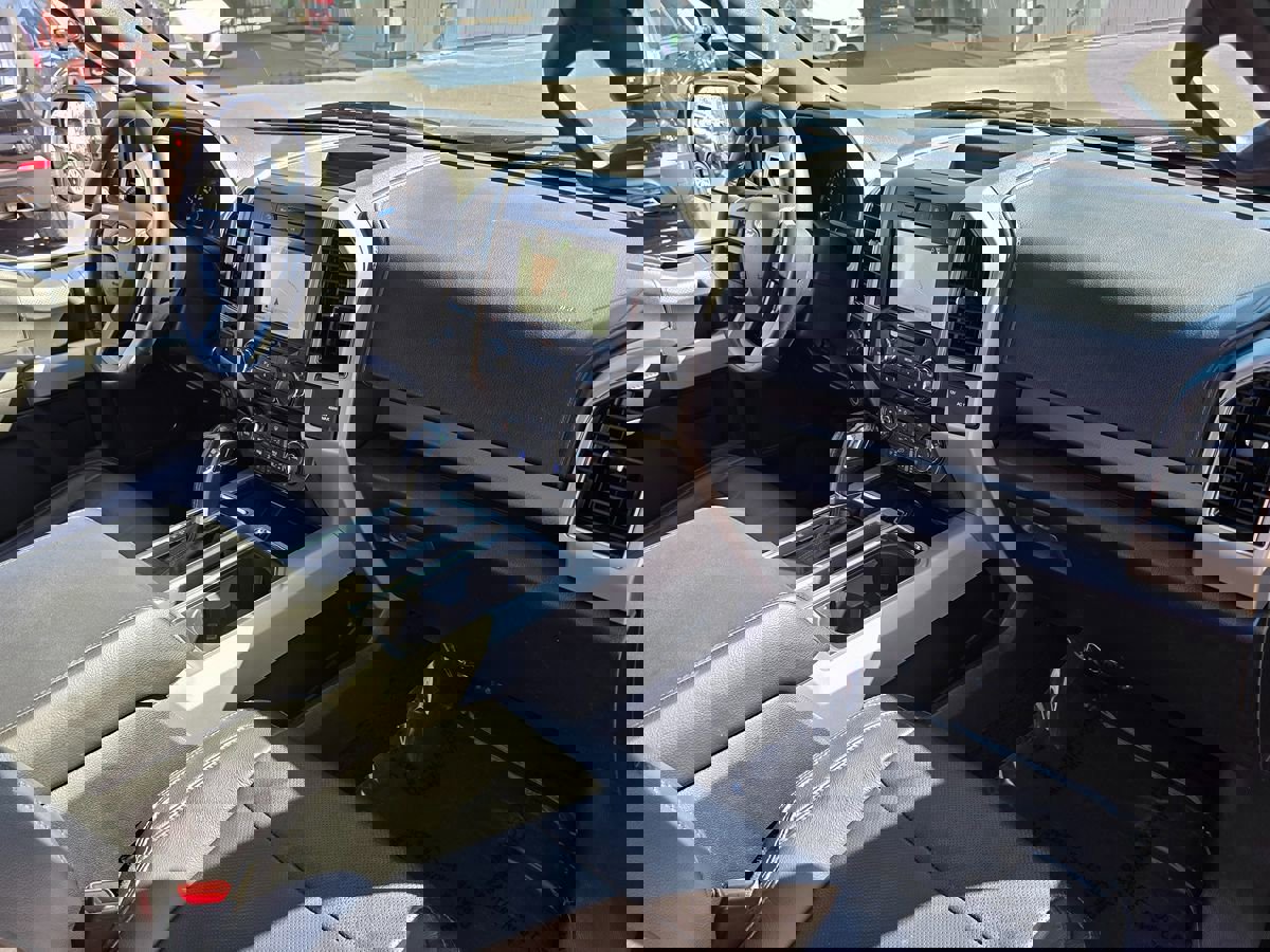 Used 2017 Ford F150 Lariat image 9