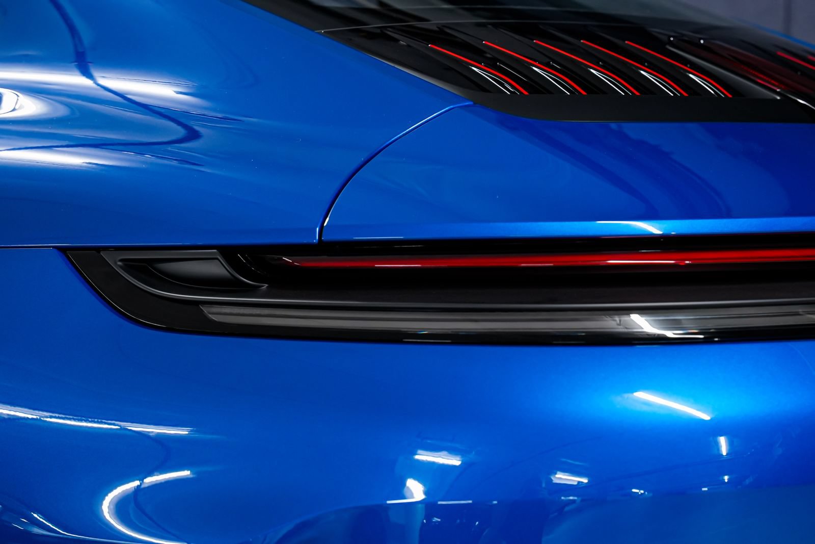 Used 2026 Porsche 911 Carrera T RWD image 40