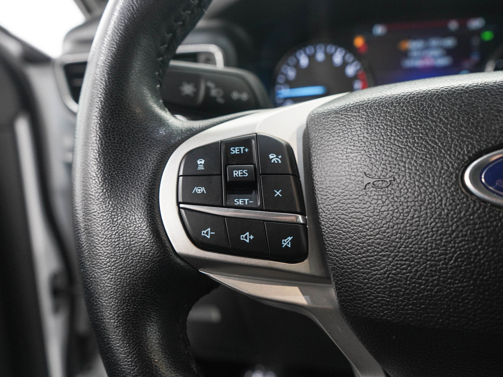 Used 2023 Ford Explorer Limited AWD/4WD image 27