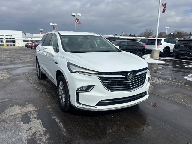 Certified 2023 Buick Enclave Essence image 3