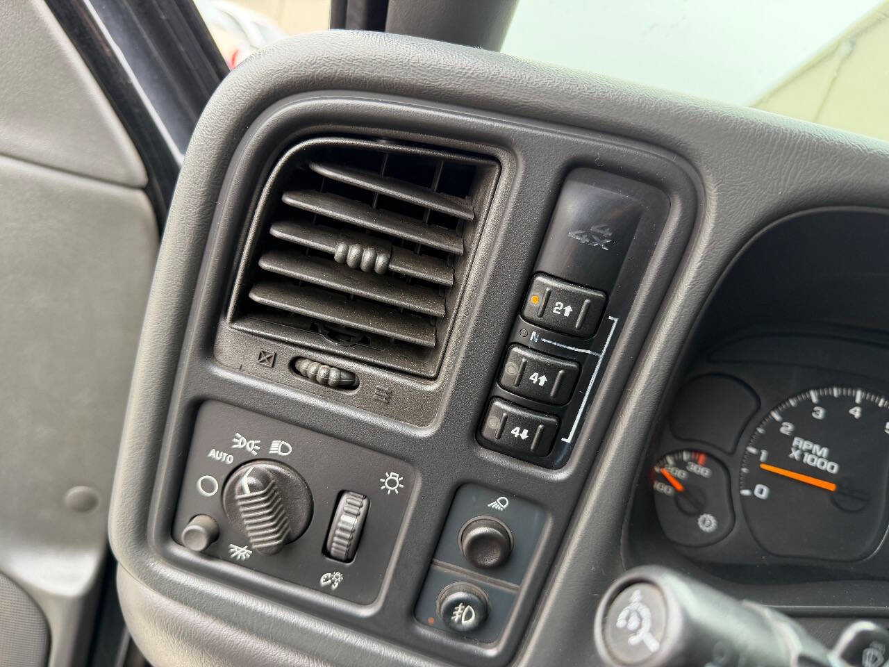 Used 2007 GMC Sierra 2500 SLE w/ Heavy-Duty Power Package image 6