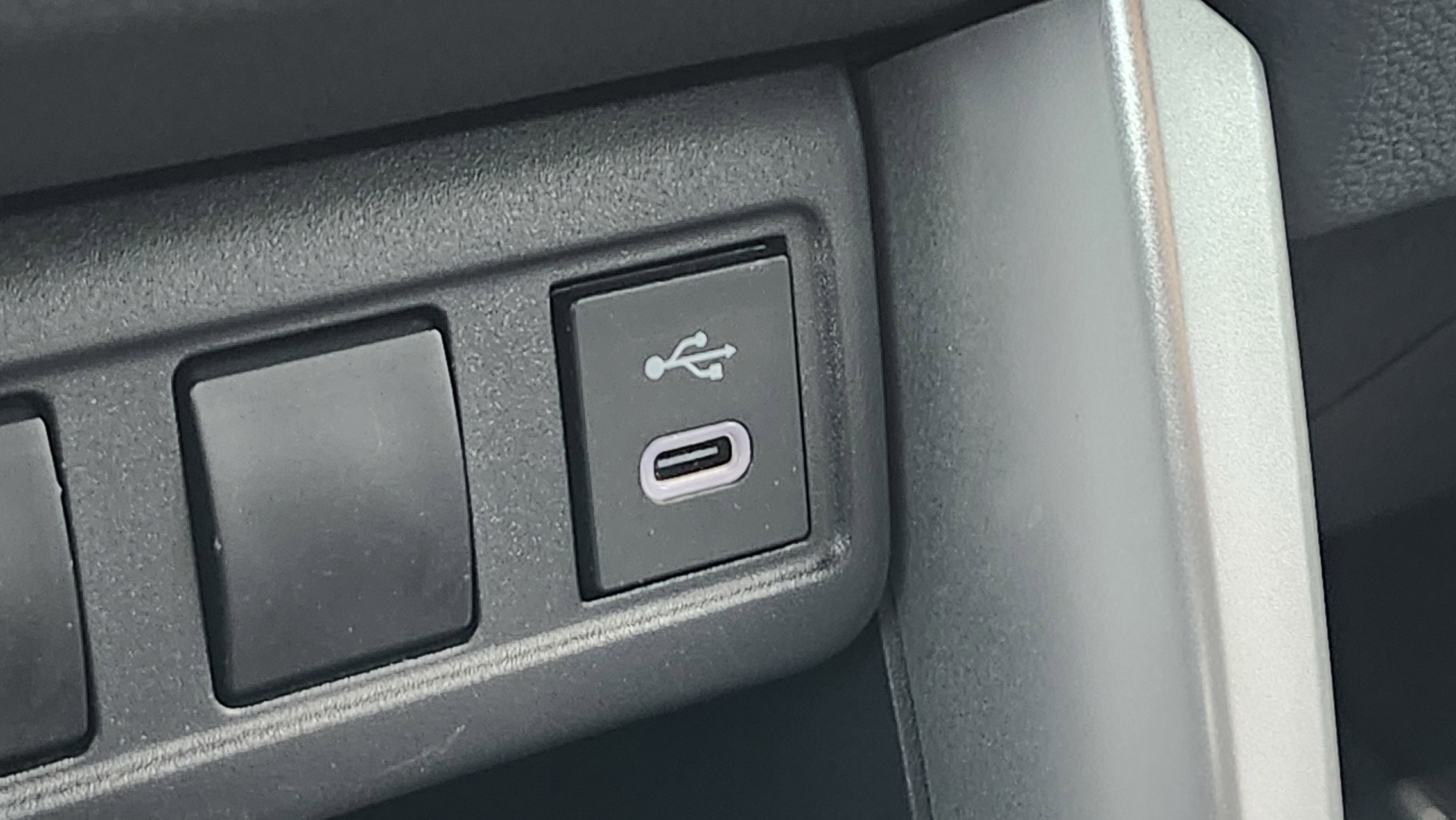 Used 2023 Toyota Corolla Cross SE image 27