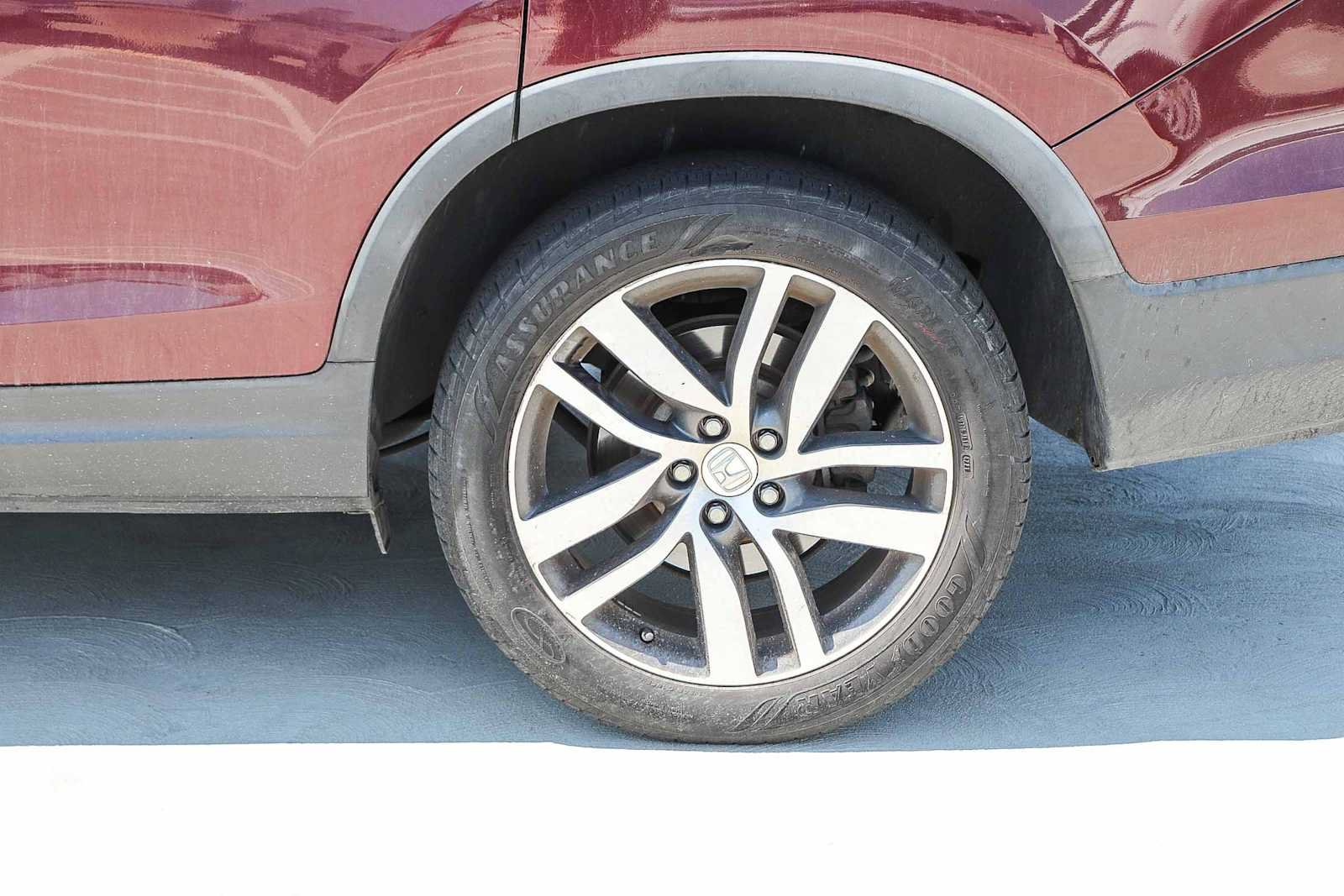 Used 2017 Honda Pilot Touring image 12
