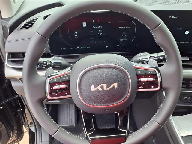 New 2025 Kia Carnival SX w/ SX Dark Edition Package FWD image 12