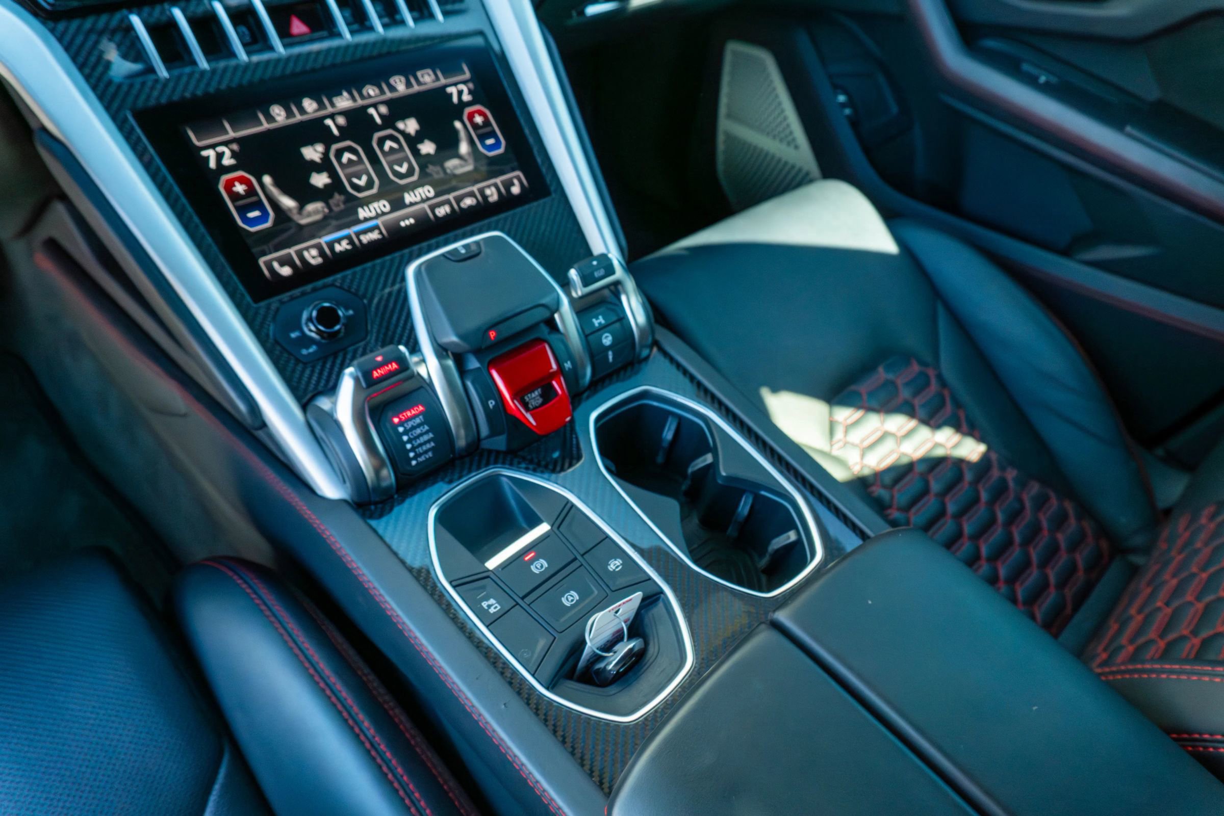 Used 2020 Lamborghini Urus image 65