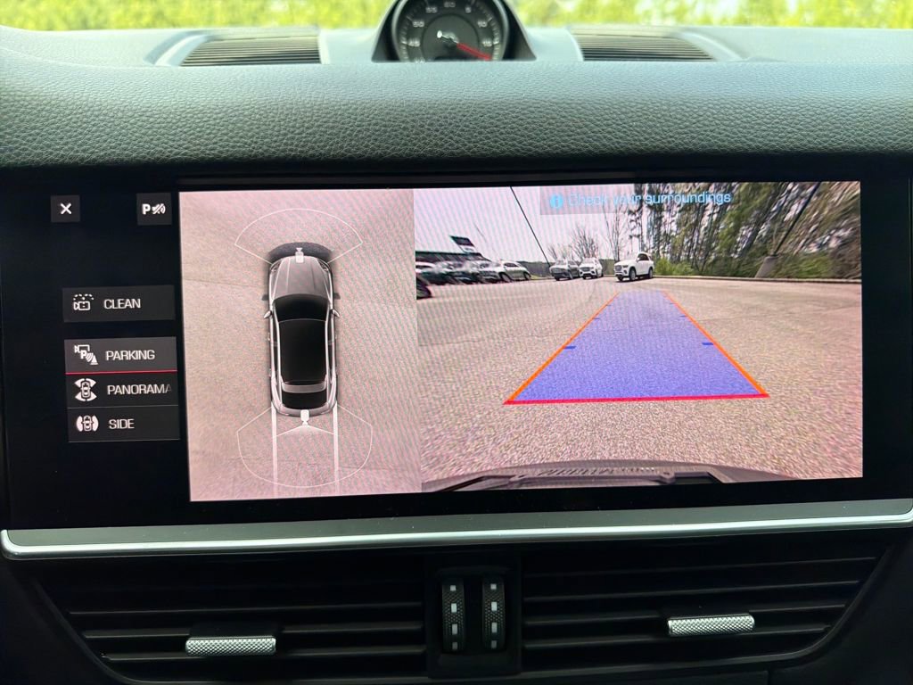 Used 2021 Porsche Cayenne Coupe image 10