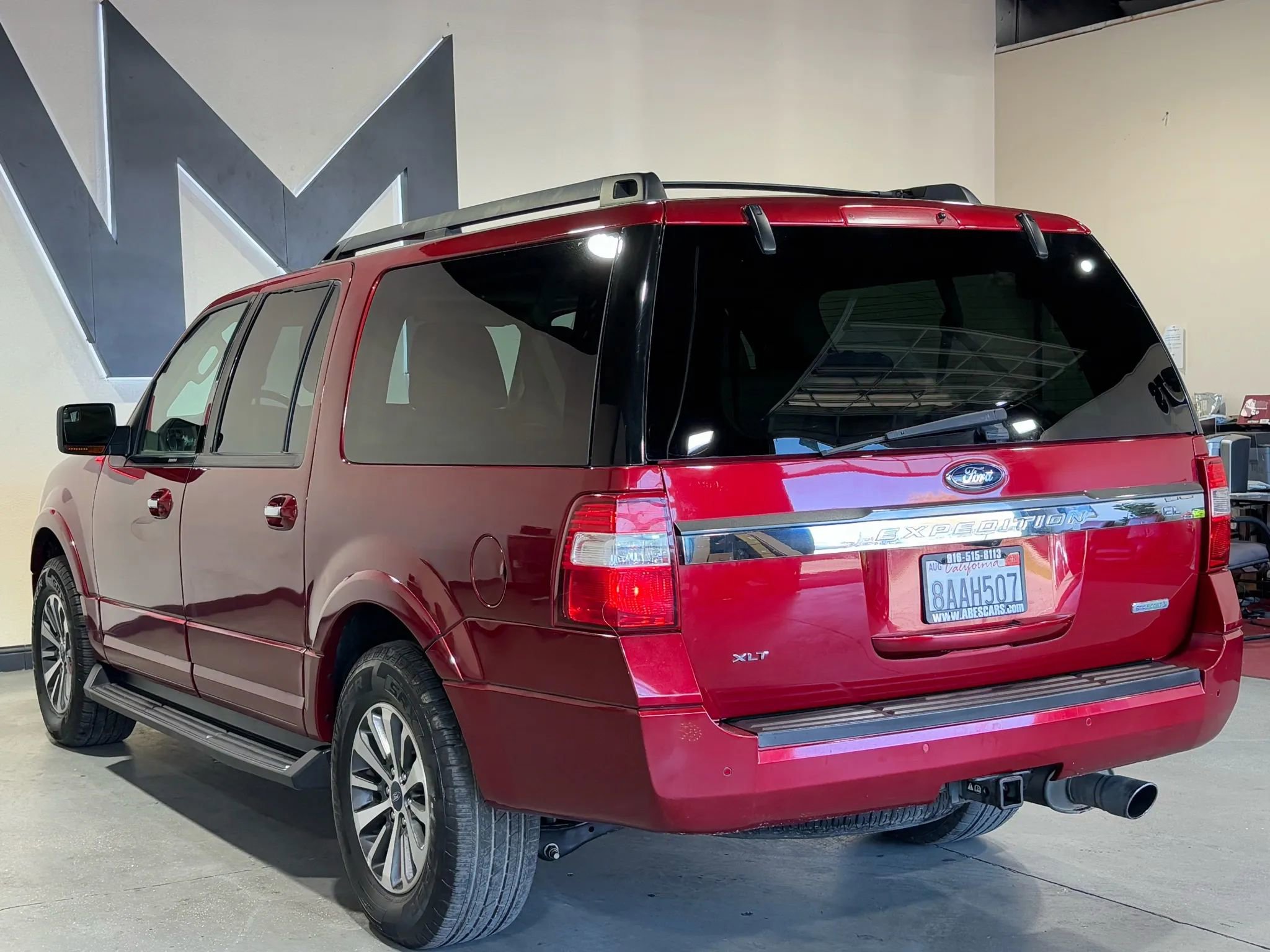 Used 2016 Ford Expedition EL XLT w/ Equipment Group 202A image 9