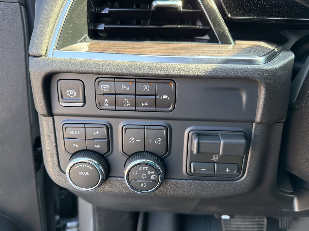New 2026 Chevrolet Tahoe LT w/ Comfort Package AWD/4WD image 24